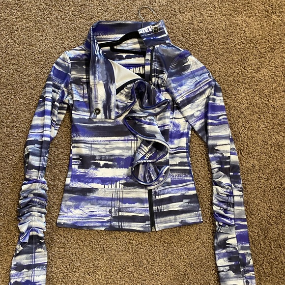 Ruffle Karma Jacket - Picture 2 of 3